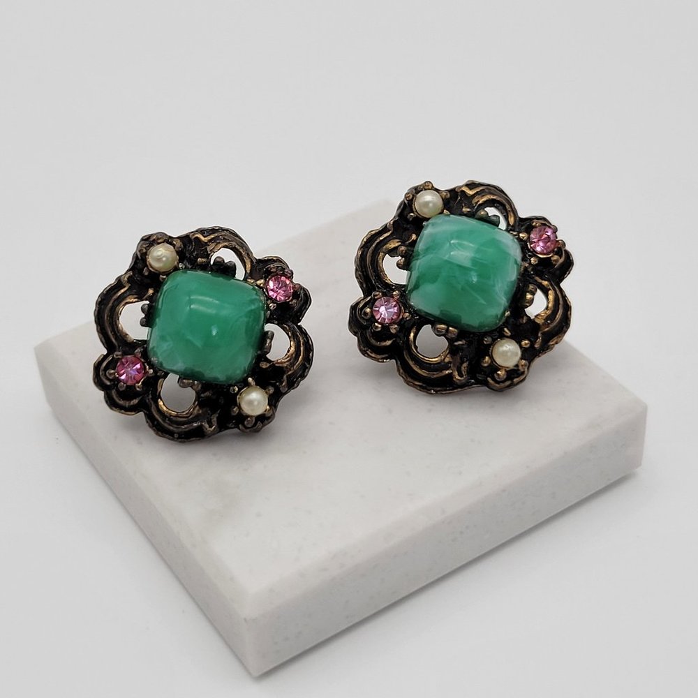 Vintage Green Swirl Lucite Cabochon Pearls Rhinestones Screw Back Earrings